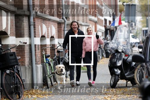Amsterdam 22 november 2018
Sonja Bakker met vriend Barry Suijdam aan de wandel met hun hond in Amsterdam zuid.