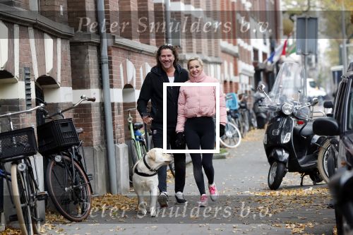 Amsterdam 22 november 2018
Sonja Bakker met vriend Barry Suijdam aan de wandel met hun hond in Amsterdam zuid.