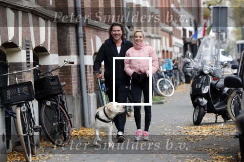 Amsterdam 22 november 2018
Sonja Bakker met vriend Barry Suijdam aan de wandel met hun hond in Amsterdam zuid.