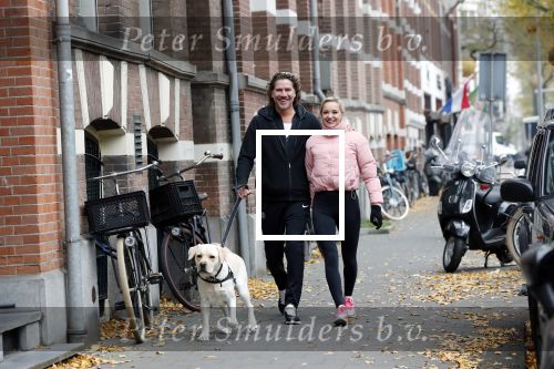 Amsterdam 22 november 2018
Sonja Bakker met vriend Barry Suijdam aan de wandel met hun hond in Amsterdam zuid.