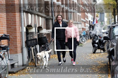 Amsterdam 22 november 2018
Sonja Bakker met vriend Barry Suijdam aan de wandel met hun hond in Amsterdam zuid.