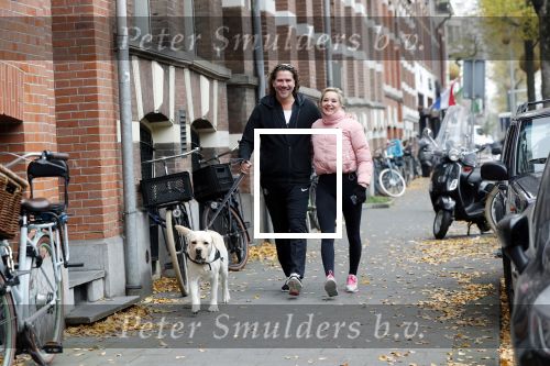 Amsterdam 22 november 2018
Sonja Bakker met vriend Barry Suijdam aan de wandel met hun hond in Amsterdam zuid.