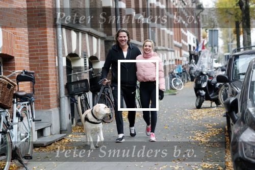 Amsterdam 22 november 2018
Sonja Bakker met vriend Barry Suijdam aan de wandel met hun hond in Amsterdam zuid.