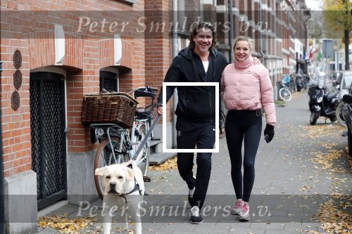 Amsterdam 22 november 2018
Sonja Bakker met vriend Barry Suijdam aan de wandel met hun hond in Amsterdam zuid.
