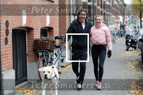 Amsterdam 22 november 2018
Sonja Bakker met vriend Barry Suijdam aan de wandel met hun hond in Amsterdam zuid.