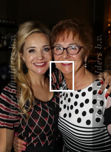 Amsterdam, 6 December 2018
Uitreiking boek Sonja Bakker
Sonja Bakker met haar moeder