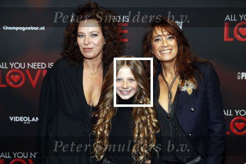 Amsterdam 26 november 2018
Premiere All you need is love in het delamar theater. Suzanne Klemann met partner en dochter