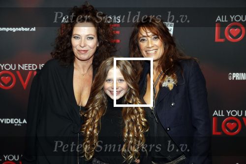 Amsterdam 26 november 2018
Premiere All you need is love in het delamar theater. Suzanne Klemann met partner en dochter