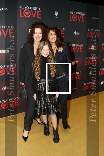 Amsterdam 26 november 2018
Premiere All you need is love in het delamar theater. Suzanne Klemann met partner en dochter