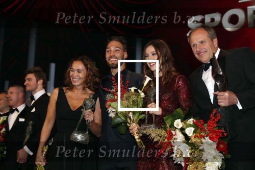 Amsterdam 19 december 2018
Sportman van het jaar verkiezing in afas live. Kjeld Nuis met Sportvrouw van het Jaar 2018 Suzanne Schulting, gehandicapte sporter van het Jaar 2018 Bibian Mentel en de coaches van het Jaar 2018 Jac Orie en Raemon Sluijter De baanwielrenners werden ploeg van het jaar, Marianne Timmer kreeg een ouvre prijs en Rico Verhoeven werd door de Zapp kijkers gekozen tot meest populaire sporter.