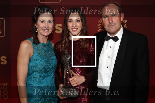 Amsterdam 19 december 2018
Sportman van het jaar verkiezing in afas live. Kjeld Nuis met Sportvrouw van het Jaar 2018 Suzanne Schulting, gehandicapte sporter van het Jaar 2018 Bibian Mentel en de coaches van het Jaar 2018 Jac Orie en Raemon Sluijter De baanwielrenners werden ploeg van het jaar, Marianne Timmer kreeg een ouvre prijs en Rico Verhoeven werd door de Zapp kijkers gekozen tot meest populaire sporter. Suzanne Schulting met ouders zussen vriendinnen en vriend