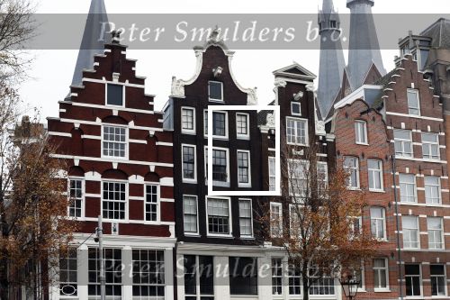Amsterdam 25 november 2018
Thierry Baudet vertrekt vanaf zijn huis naar het programma buitenhof van Paul Witteman.