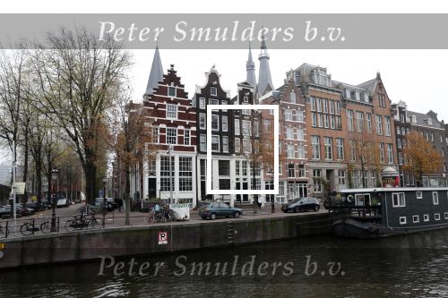 Amsterdam 25 november 2018
Thierry Baudet vertrekt vanaf zijn huis naar het programma buitenhof van Paul Witteman.