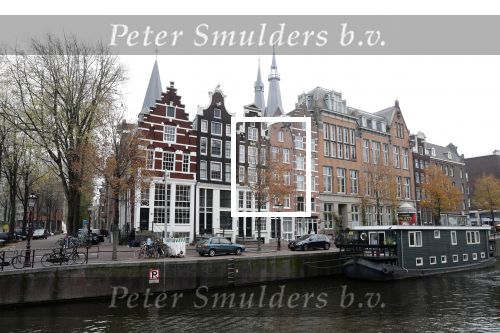 Amsterdam 25 november 2018
Thierry Baudet vertrekt vanaf zijn huis naar het programma buitenhof van Paul Witteman.
