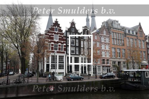 Amsterdam 25 november 2018
Thierry Baudet vertrekt vanaf zijn huis naar het programma buitenhof van Paul Witteman.