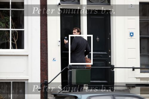 Amsterdam 25 november 2018
Thierry Baudet vertrekt vanaf zijn huis naar het programma buitenhof van Paul Witteman.