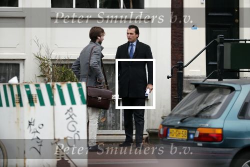 Amsterdam 25 november 2018
Thierry Baudet vertrekt vanaf zijn huis naar het programma buitenhof van Paul Witteman.