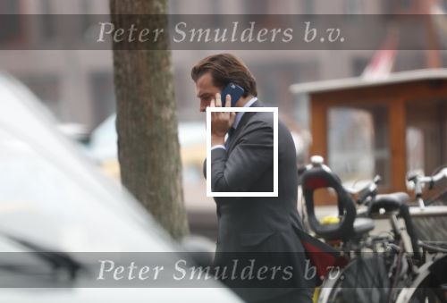Amsterdam 25 november 2018
Thierry Baudet vertrekt vanaf zijn huis naar het programma buitenhof van Paul Witteman.