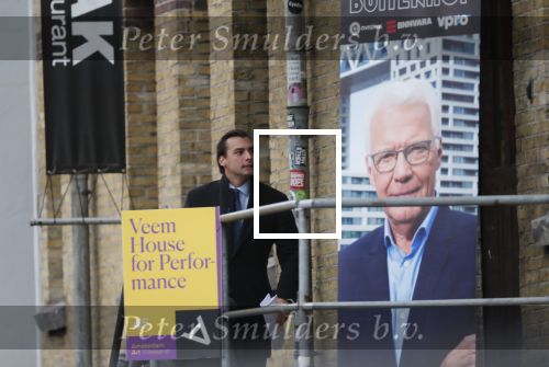 Amsterdam 25 november 2018
Thierry Baudet vertrekt vanaf zijn huis naar het programma buitenhof van Paul Witteman.