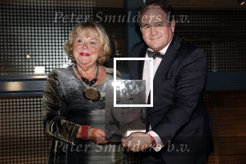 Hilversum 3 december 2018
Tineke de Nooij krijgt ouvre award bij beeld en geluid.