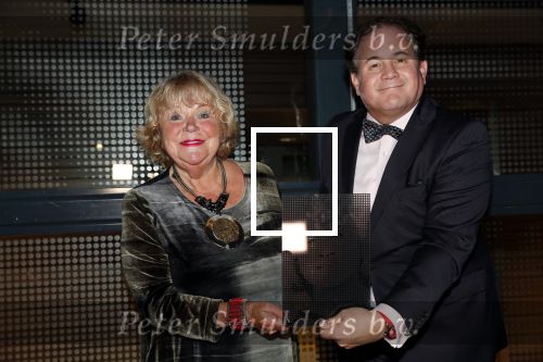 Hilversum 3 december 2018
Tineke de Nooij krijgt ouvre award bij beeld en geluid.