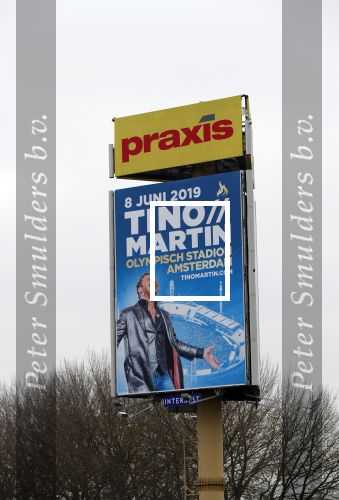 Amsterdam 27 november 2018
Reclamezuil van Tino Martin bij A10