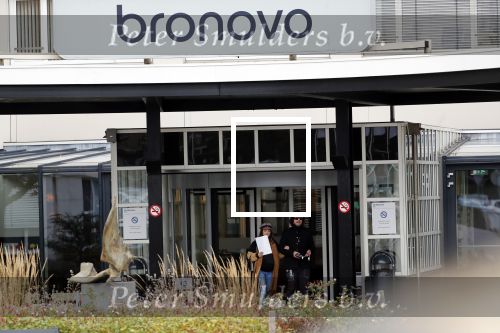 Den Haag  29 oktober 2018
Waylon en zijn zwangere vriendin Bibi Breijman gaan op controle in het Bronovo ziekenhorsche Panamera Turbo naartoe.