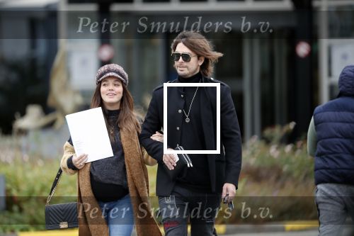 Den Haag  29 oktober 2018
Waylon en zijn zwangere vriendin Bibi Breijman gaan op controle in het Bronovo ziekenhorsche Panamera Turbo naartoe.