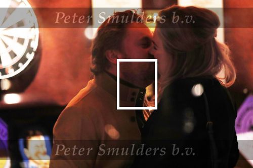 Amsterdam  29 november 2018
Wesly Bronkhorst betrapt met zijn nieuwe vriendin in een bruin cafe in Amsterdam.