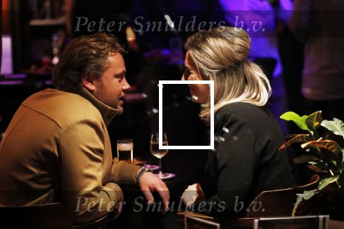 Amsterdam  29 november 2018
Wesly Bronkhorst betrapt met zijn nieuwe vriendin in een bruin cafe in Amsterdam.