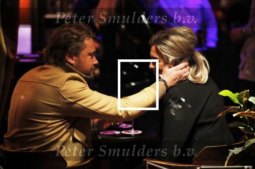 Amsterdam  29 november 2018
Wesly Bronkhorst betrapt met zijn nieuwe vriendin in een bruin cafe in Amsterdam.
