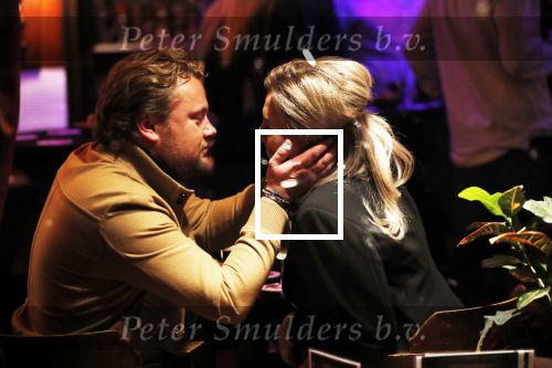 Amsterdam  29 november 2018
Wesly Bronkhorst betrapt met zijn nieuwe vriendin in een bruin cafe in Amsterdam.