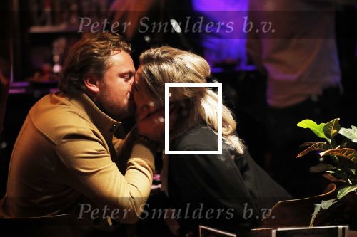 Amsterdam  29 november 2018
Wesly Bronkhorst betrapt met zijn nieuwe vriendin in een bruin cafe in Amsterdam.