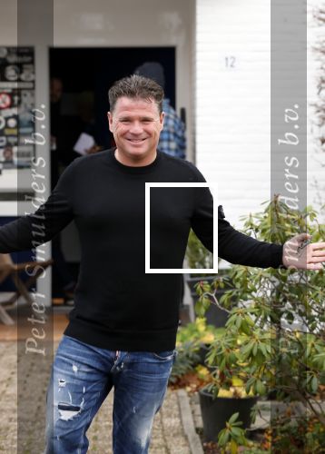 Nederhorst den Berg 5 december 2018
Opnames liedje voor afscheid Edwin Evers door heel veel collegaâ€™s en artiesten in de Bullet sound studioâ€™s. Wolter Kroes