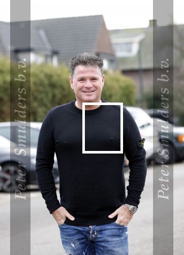 Nederhorst den Berg 5 december 2018
Opnames liedje voor afscheid Edwin Evers door heel veel collegaâ€™s en artiesten in de Bullet sound studioâ€™s. Wolter Kroes