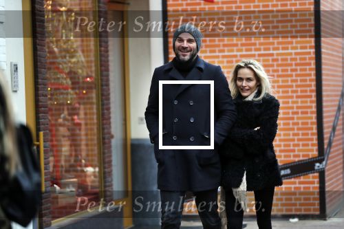 Amsterdam 12 december 2018
Xander de Buisonje met zijn vrouw Sophie aan het winkelen.
