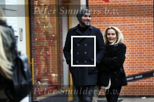 Amsterdam 12 december 2018
Xander de Buisonje met zijn vrouw Sophie aan het winkelen.