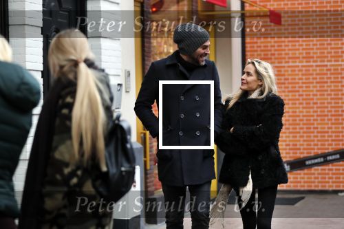 Amsterdam 12 december 2018
Xander de Buisonje met zijn vrouw Sophie aan het winkelen.