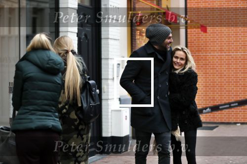 Amsterdam 12 december 2018
Xander de Buisonje met zijn vrouw Sophie aan het winkelen.