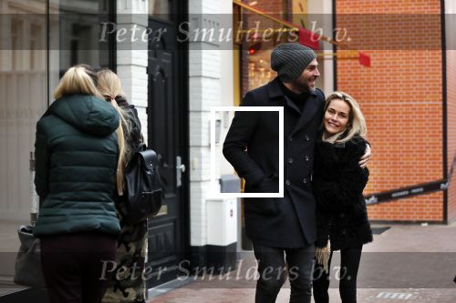 Amsterdam 12 december 2018
Xander de Buisonje met zijn vrouw Sophie aan het winkelen.