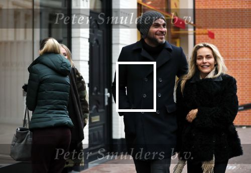 Amsterdam 12 december 2018
Xander de Buisonje met zijn vrouw Sophie aan het winkelen.