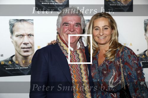Amsterdam 2 december 2019
Boep presentatie Marco v Basten in de stadsschouwburg van Amsterdam.
Alphons Peters met zijn vrouw