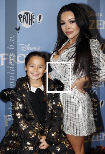 Amsterdam 16 november 2019
Premiere Frozen 2 in Tuschinski. Amanda Balk met dochter