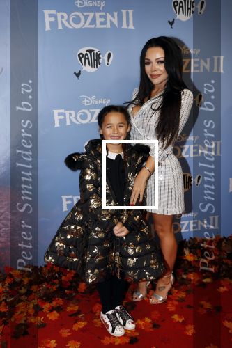 Amsterdam 16 november 2019
Premiere Frozen 2 in Tuschinski. Amanda Balk met dochter