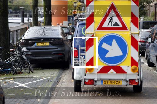 Amsterdam 13 november 2019
Bridget Masland verlaat haar huis en Andre Hazes is ook bij haar . Zijn auto staat aan zijkant geparkeerd.