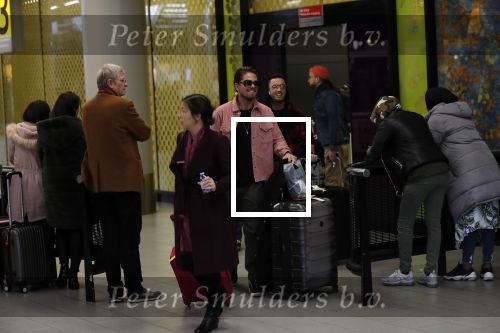 Schiphol 29 november 2019
Andre Hazes en zijn neef/vriend Djarno Hofland arriveren op schiphol nadat ze samen in New York NY zijn geweest. De moederf van Djarno staat ze op te wachten.