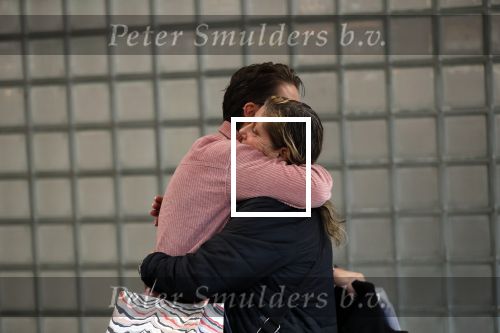 Schiphol 29 november 2019
Andre Hazes en zijn neef/vriend Djarno Hofland arriveren op schiphol nadat ze samen in New York NY zijn geweest. De moederf van Djarno staat ze op te wachten.