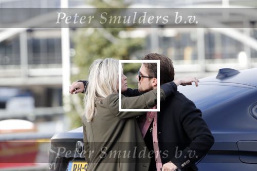 Schiphol 29 november 2019
Andre Hazes en zijn neef/vriend Djarno Hofland arriveren op schiphol nadat ze samen in New York NY zijn geweest. Bridget Maasland haalt hem op met de BMW X6 van Andre. Ze stond buiten te wachten