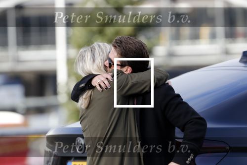 Schiphol 29 november 2019
Andre Hazes en zijn neef/vriend Djarno Hofland arriveren op schiphol nadat ze samen in New York NY zijn geweest. Bridget Maasland haalt hem op met de BMW X6 van Andre. Ze stond buiten te wachten