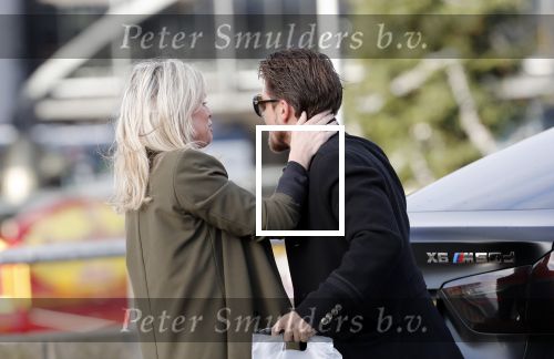 Schiphol 29 november 2019
Andre Hazes en zijn neef/vriend Djarno Hofland arriveren op schiphol nadat ze samen in New York NY zijn geweest. Bridget Maasland haalt hem op met de BMW X6 van Andre. Ze stond buiten te wachten